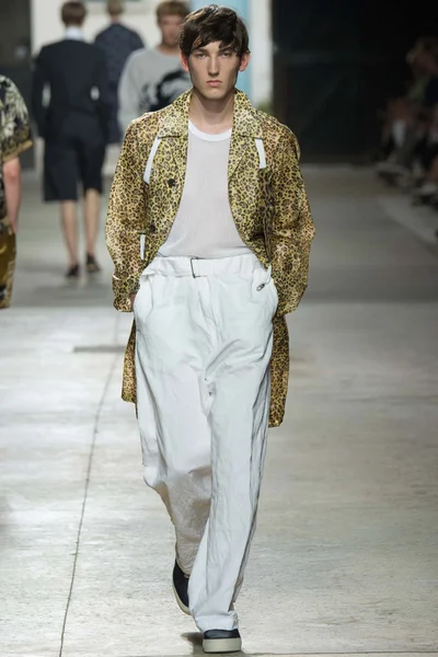Look 39